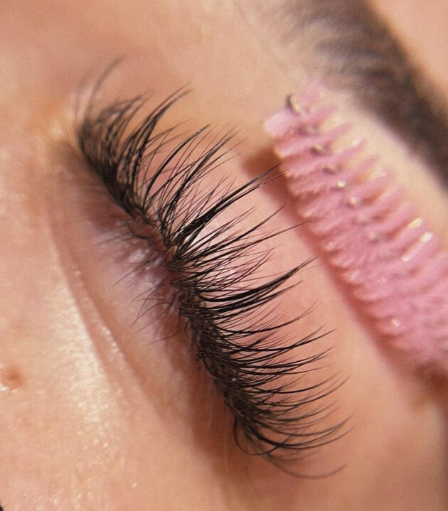 Close-up of a natural Wild & Bloom lash set